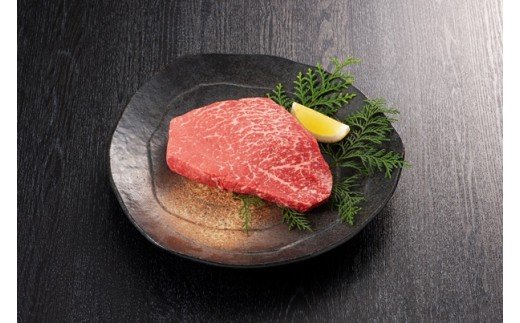 HA0189_【A5ランク】博多和牛モモ赤身ステーキ150g×2枚(ジャポネソース付)【伊豆丸商店】