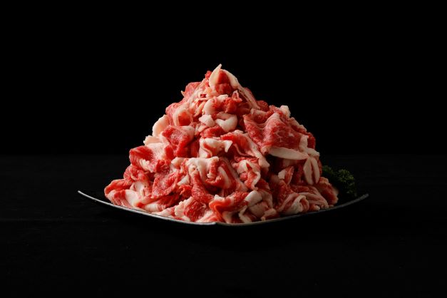 HA0854_お米で育てた むなかた牛 切り落とし 計1kg(250g×4パック) 小分け 牧場直送【すすき牧場】