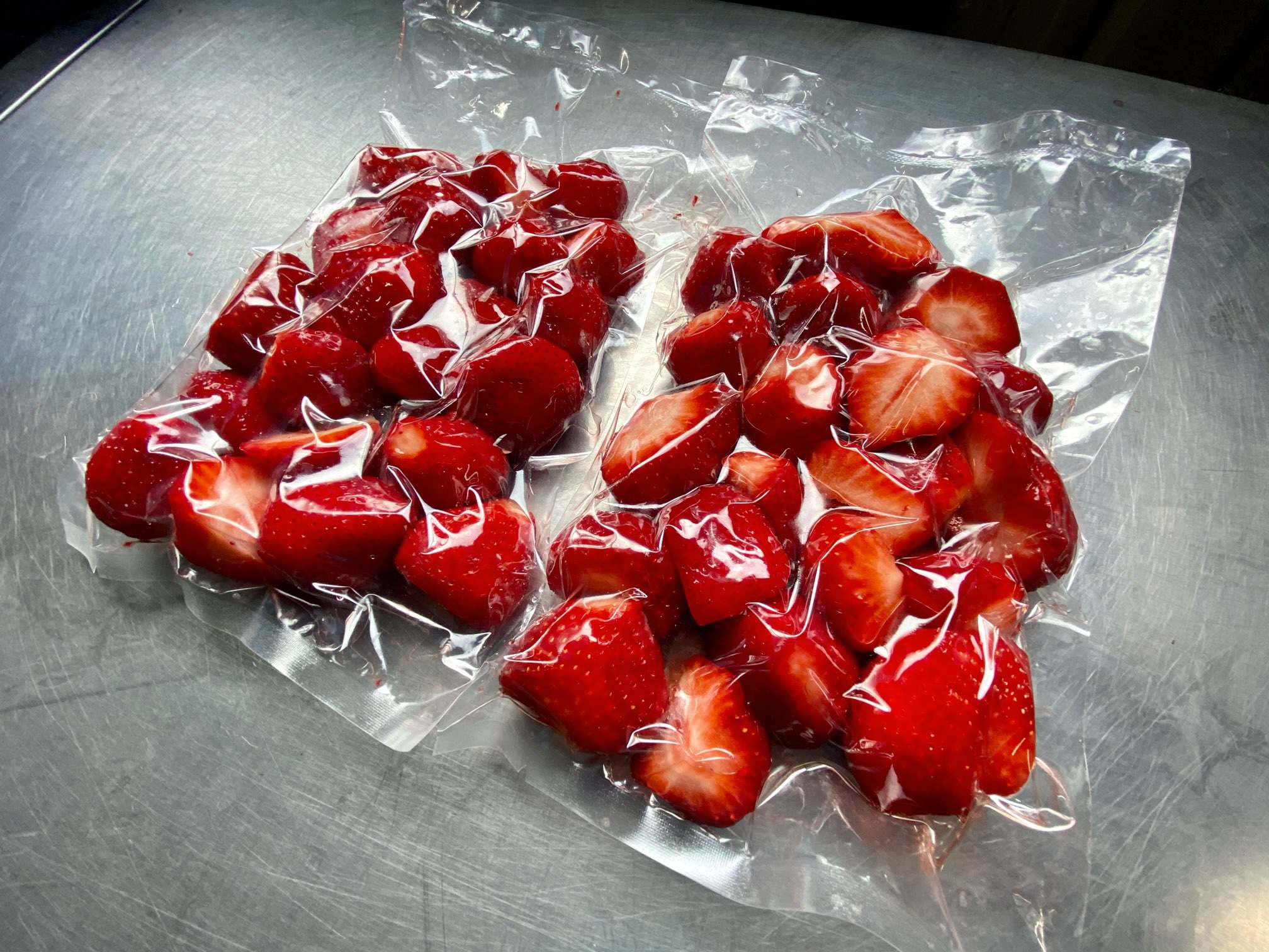 HA1315_オーガニック冷凍あまおう 1kg (500g×2パック)【伊世いちご畑】