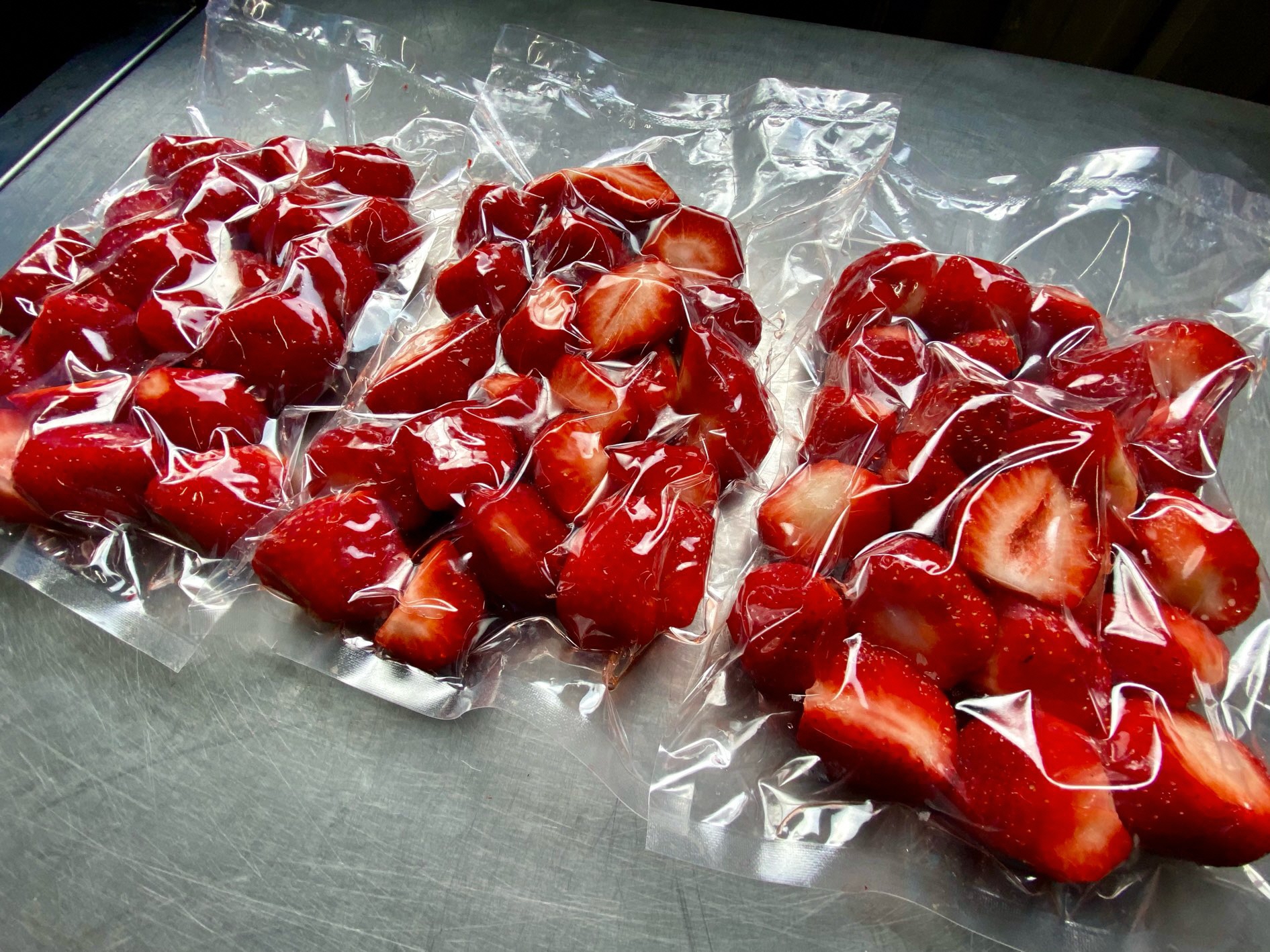 HA1317_オーガニック冷凍あまおう 3kg (500g×6パック)【伊世いちご畑】
