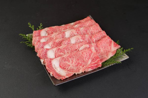 HA0180_【A5ランク】博多和牛ロースしゃぶしゃぶ・すき焼き用 600g(300g×2パック)【伊豆丸商店】
