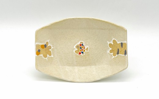 HA1719_舟型皿 魚の奪い合い！ 白マット釉【716】